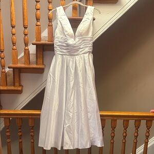 Elegant White Sleeveless Dress